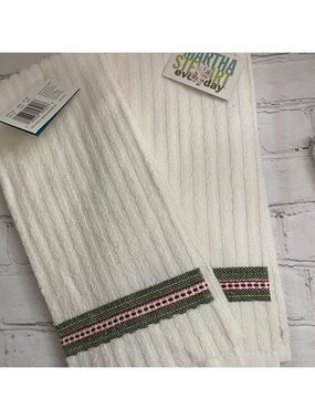 🏡🏡Martha Stewart Waffle Kitchen Towels Two NWT